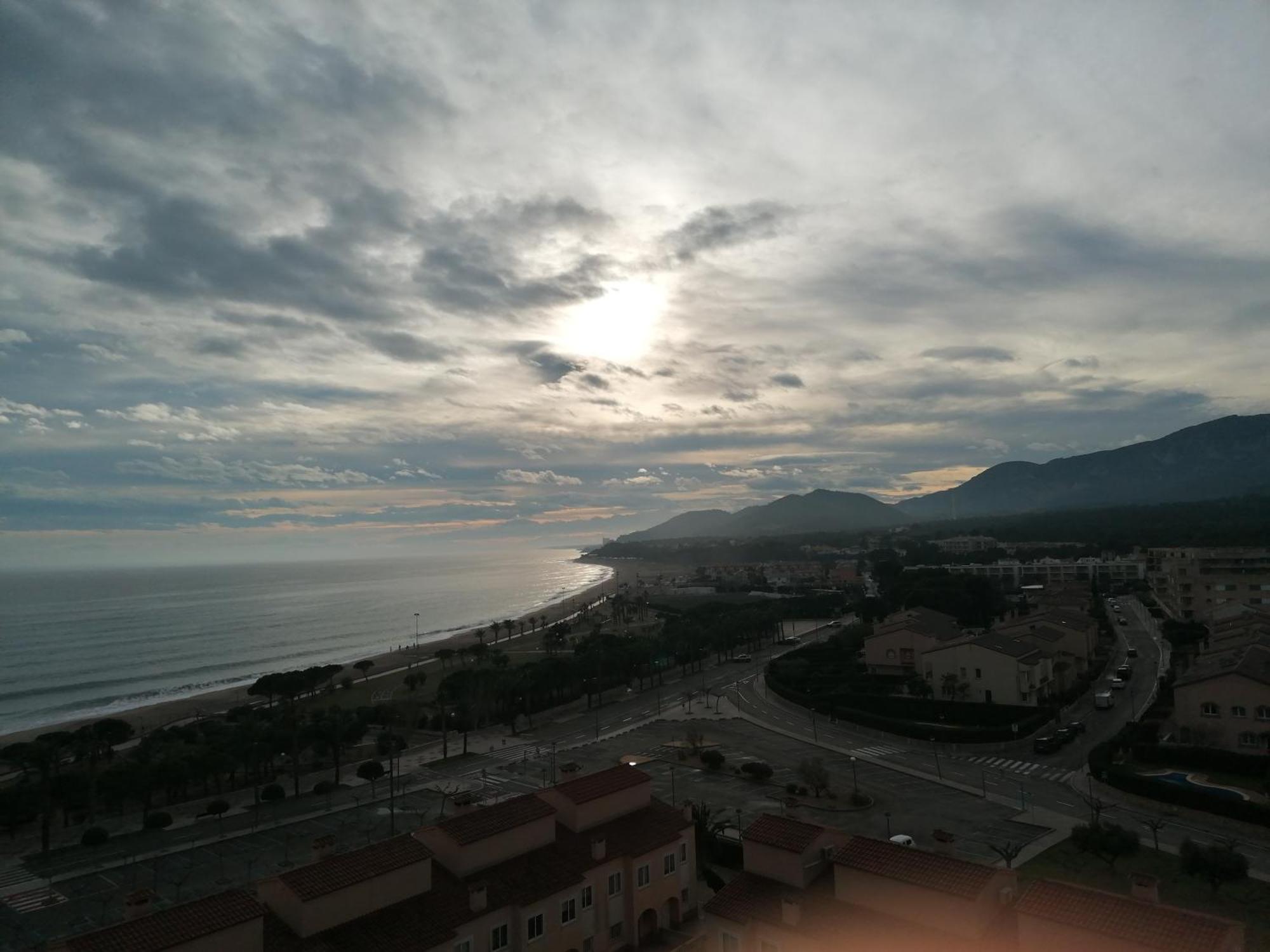 Apartamento Con Terraza, Vistas Playa Y Montana L'L'Hospitalet de l'Infant Zewnętrze zdjęcie